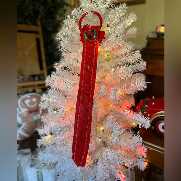 19" Christmas Tree Ringing Bell
Door Hanger - Picture 4 of 4
